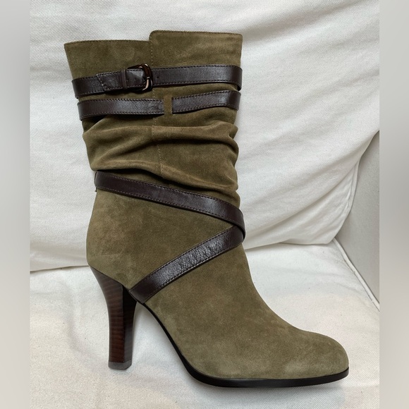 Sofft Moss Green Suede Heeled Boots size 11 (fits like 10) New in Box - Picture 4 of 6